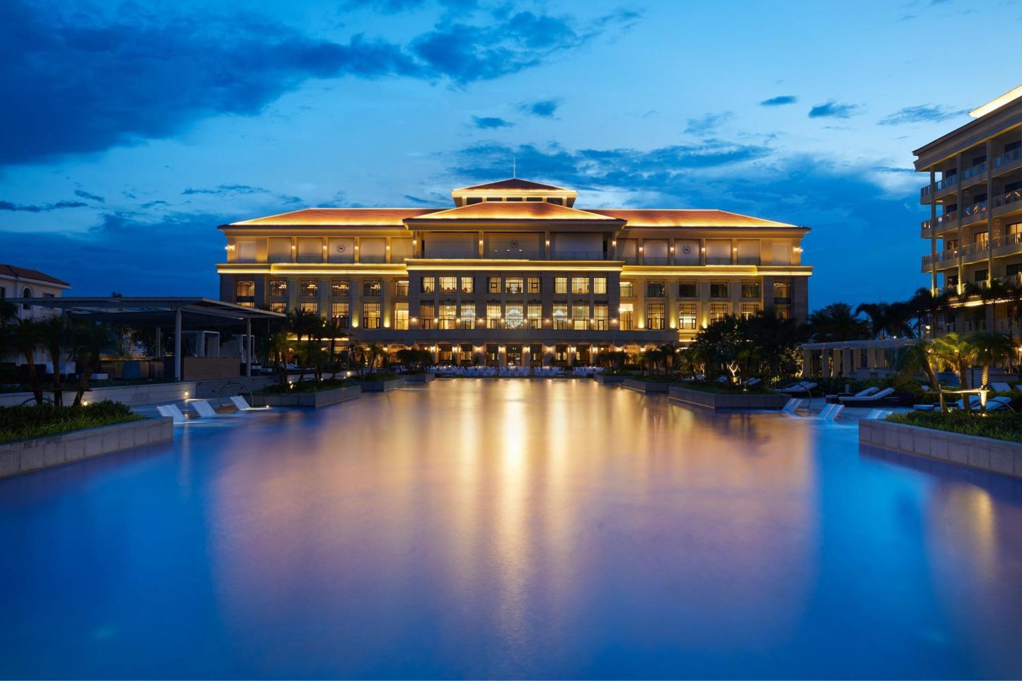 Sheraton Grand Danang Resort Exterior foto