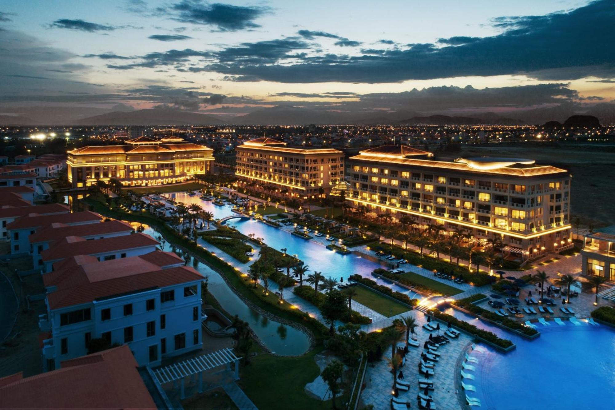 Sheraton Grand Danang Resort Exterior foto